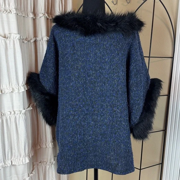 Blue Tweed Poncho with Black Faux Fur Trim Size L - Picture 4 of 6